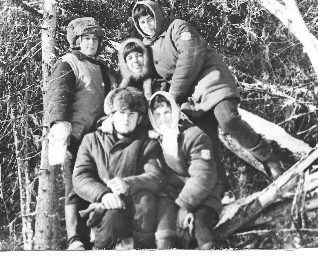 Филоненко Н.Б. - 1974, октябрь. Бригада монтеров пути СМП -198 На строительстве жд Тюмень-Сургут-Нижневартовск