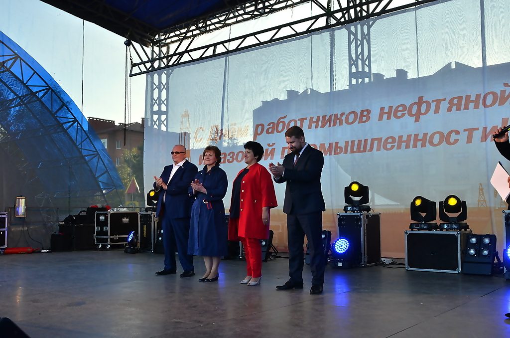 День нефтяника, праздник, Владимир Семенов, Галина Лапковская