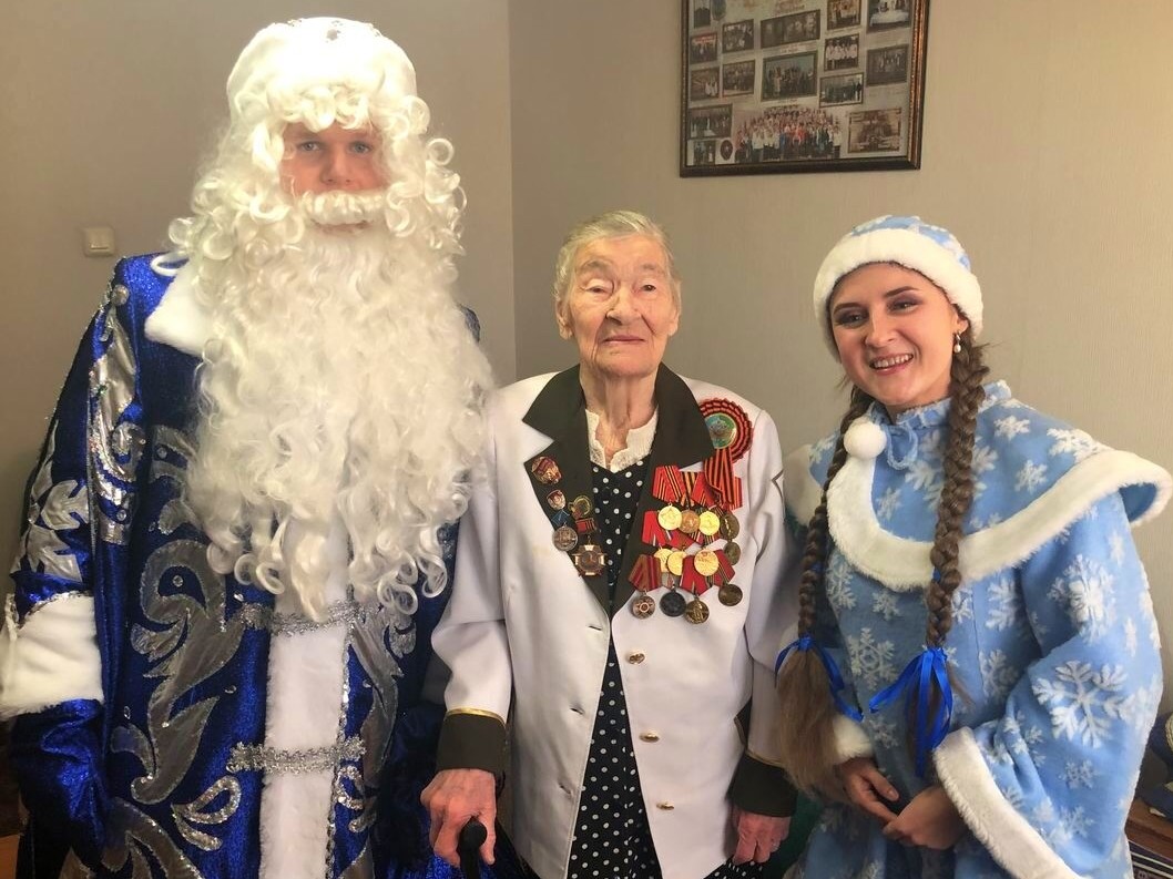 ветеран, новый год, дед мороз, снегурочка