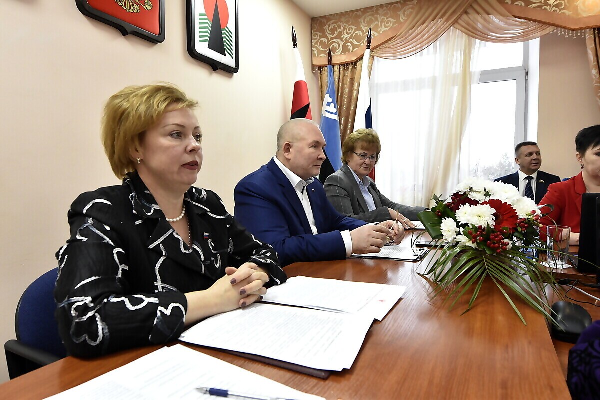 Татьяна Котова, Владимир Семенов, Галина Лапковская, дума