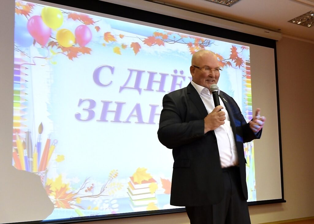 Владимир Семенов, школа