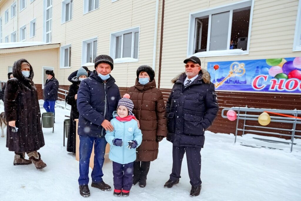 Сингапай, новоселье, Владимир Семенов, Галина Лапковская