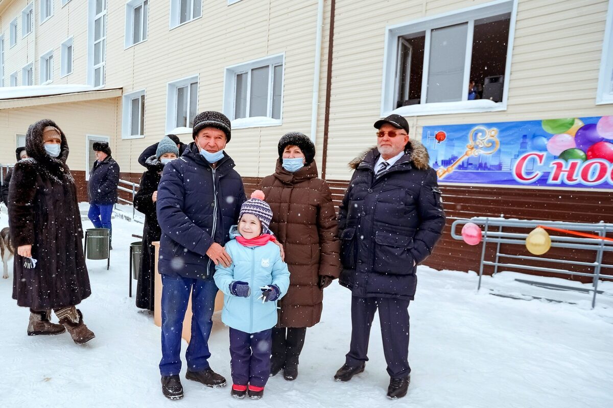Сингапай, новоселье, Владимир Семенов, Галина Лапковская