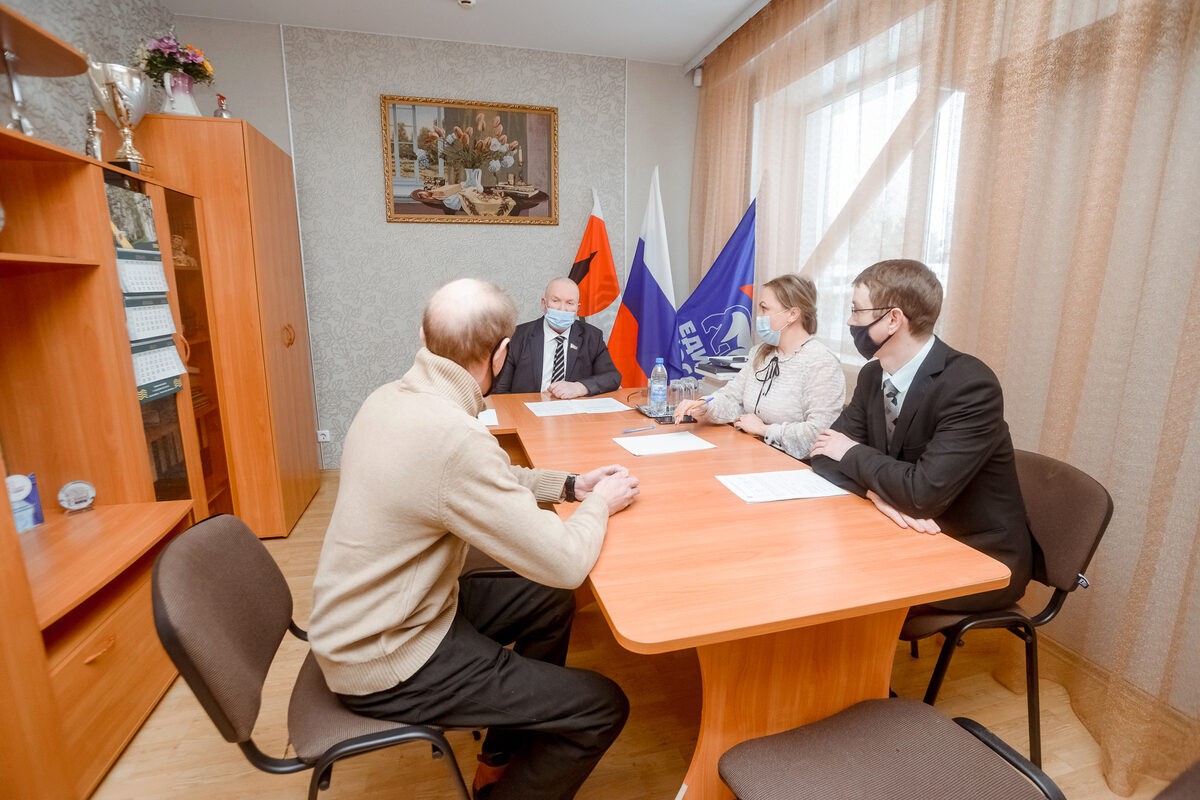 Владимир Семенов, прием граждан