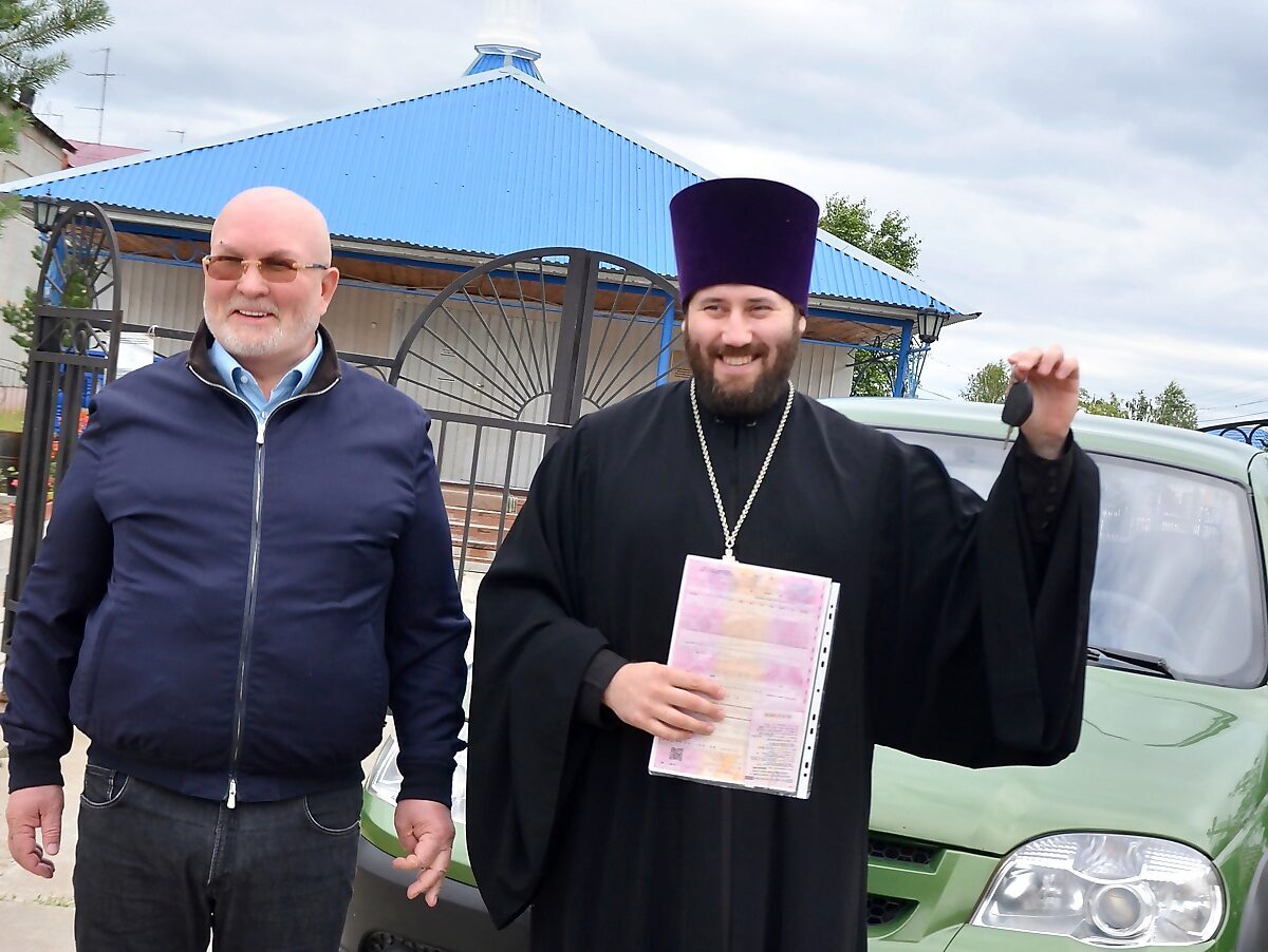 Артемий ШумбасовЮ Владимир Семенов, Каркатеевы, священник, машина
