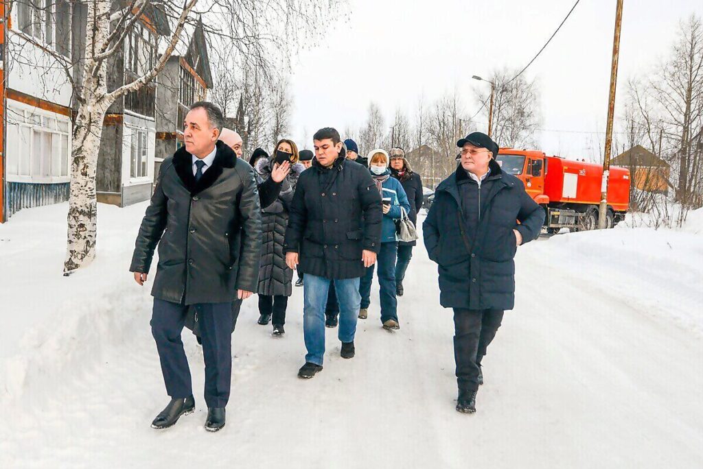 Юрий Гордеев, Владимир Семенов, Пойковский фенол