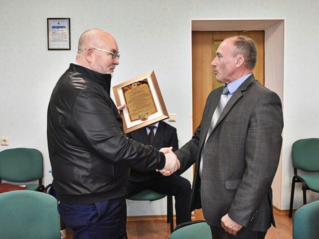 Владим ир Семенов, Альберт Архипов, Каркатеевы