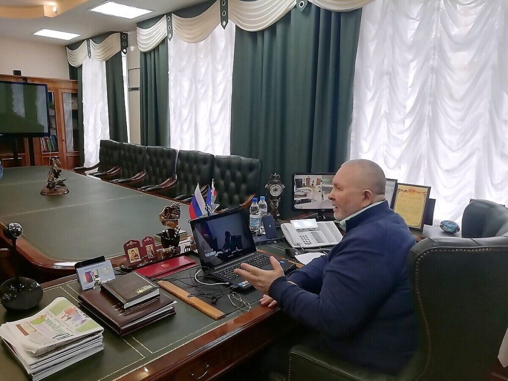 Владимир Семенов, кабинет, ВКС