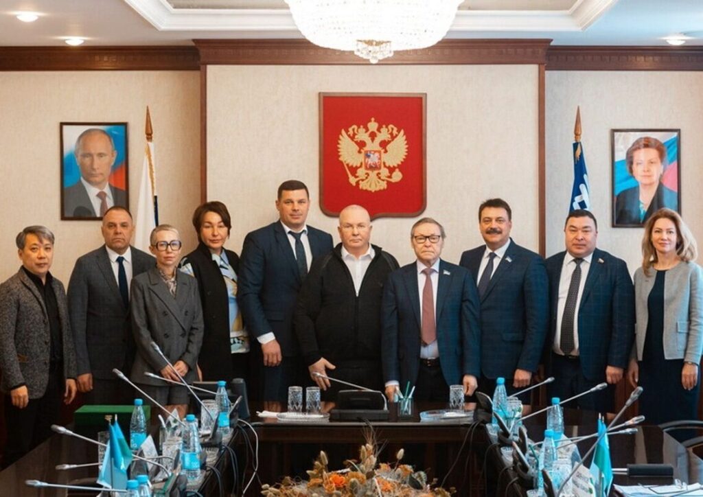 Владимир Семенов, делегация, Сахалин