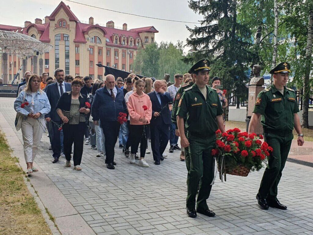 Владимир Семенов, возложение, «Здравствуй, Россия!»