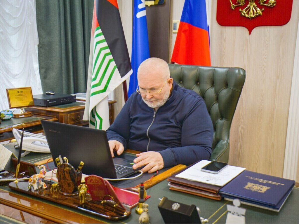 Владимир Семенов, ВКС, кабинет
