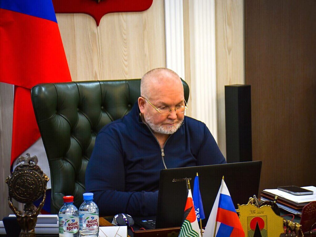 Владимир Семенов, ВКС, кабинет
