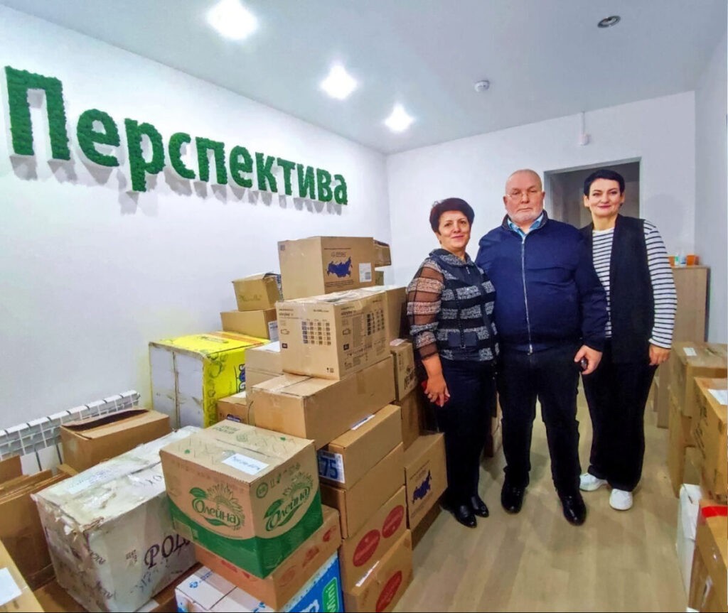 Владимир Семенов, Алла Бочко, Ирина Бородина, Пойковский, помощь, гуманитарный груз, er86
