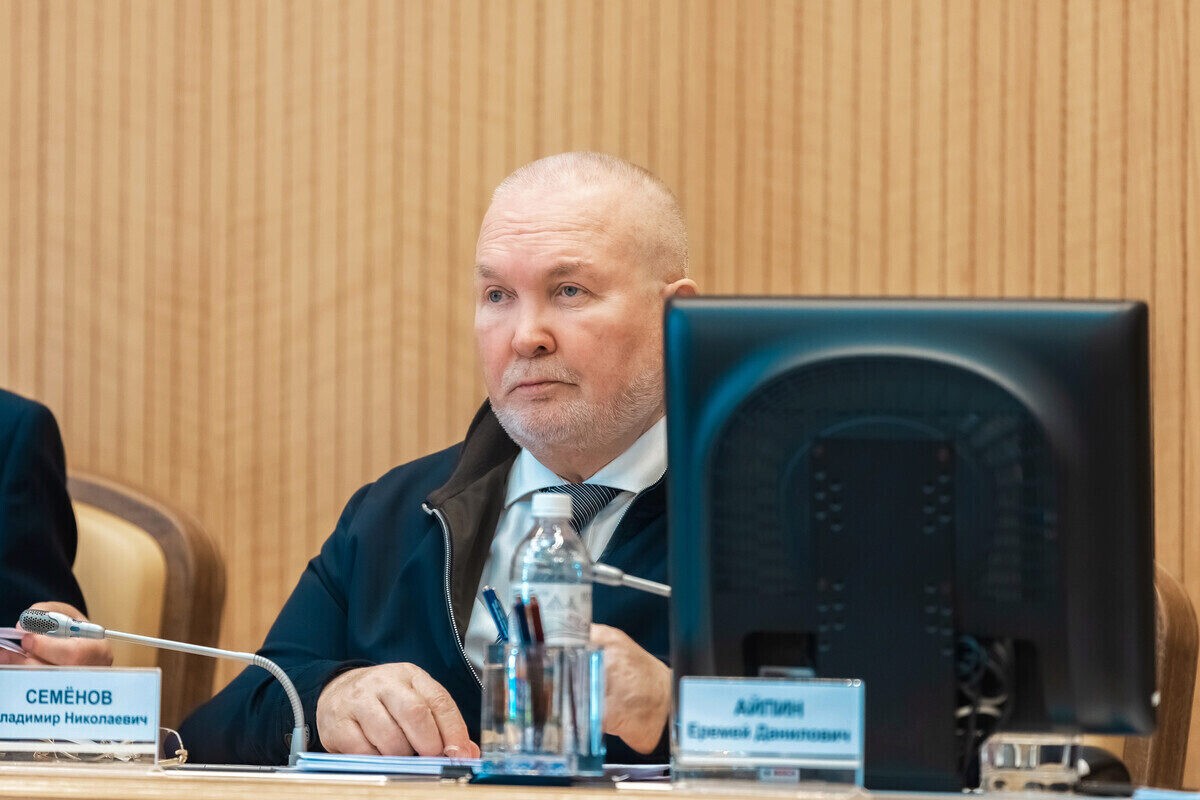 Владимир Семенов, заседание Думы Югры