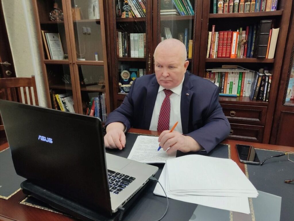 Владимир Семенов, ВКС, кабинет