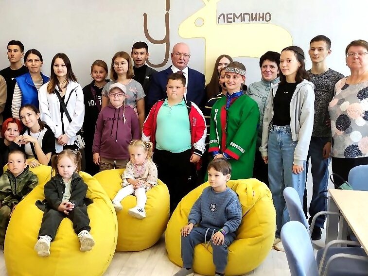 Владимир Семенов, Алла Бочко, Лемпино, школа, дети