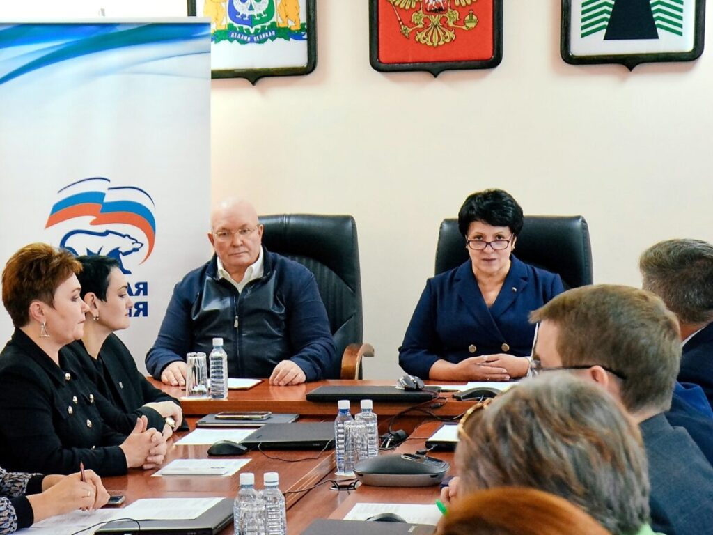 Владимир Семенов, Алла Бочко, Ирина Бородина, нефтеюганский район, политсовет, единая россия