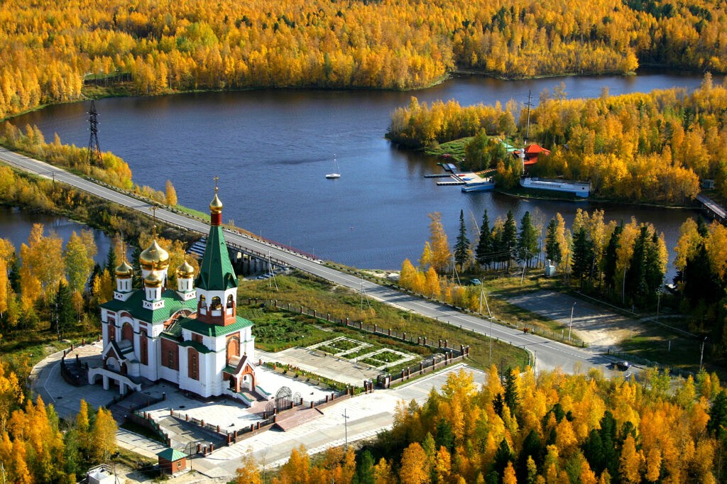 Пойковский, виды, пейзаж