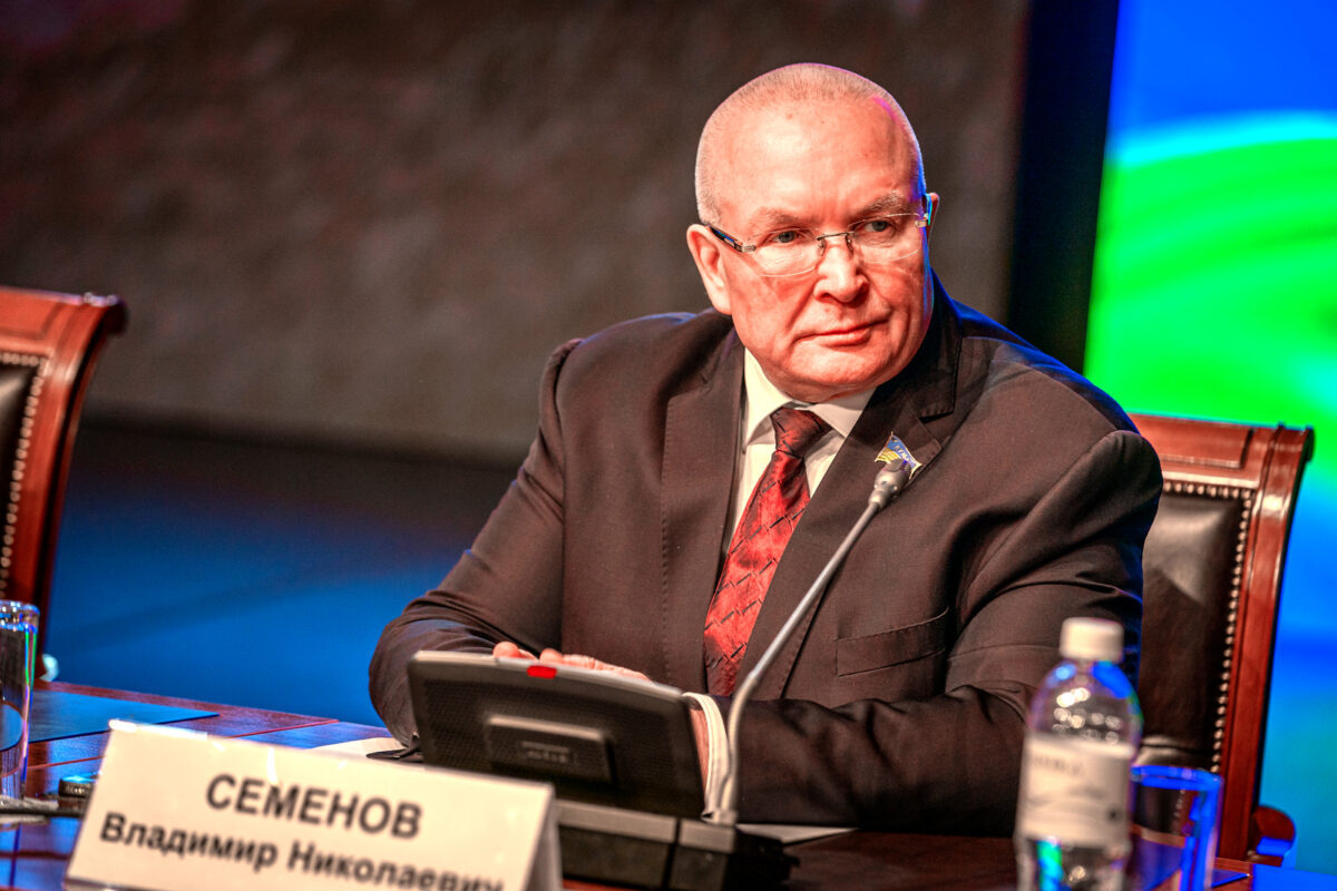 Владимир Семенов
