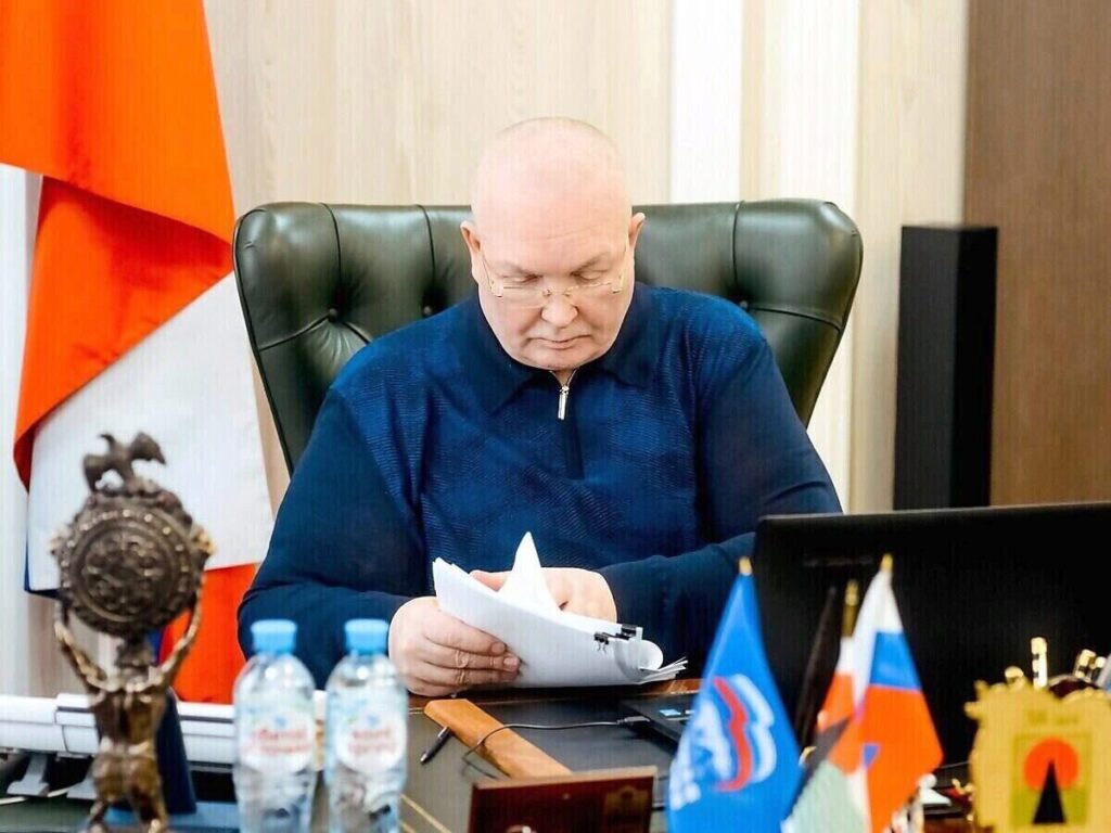 Владимир Семенов, ВКС, кабинет
