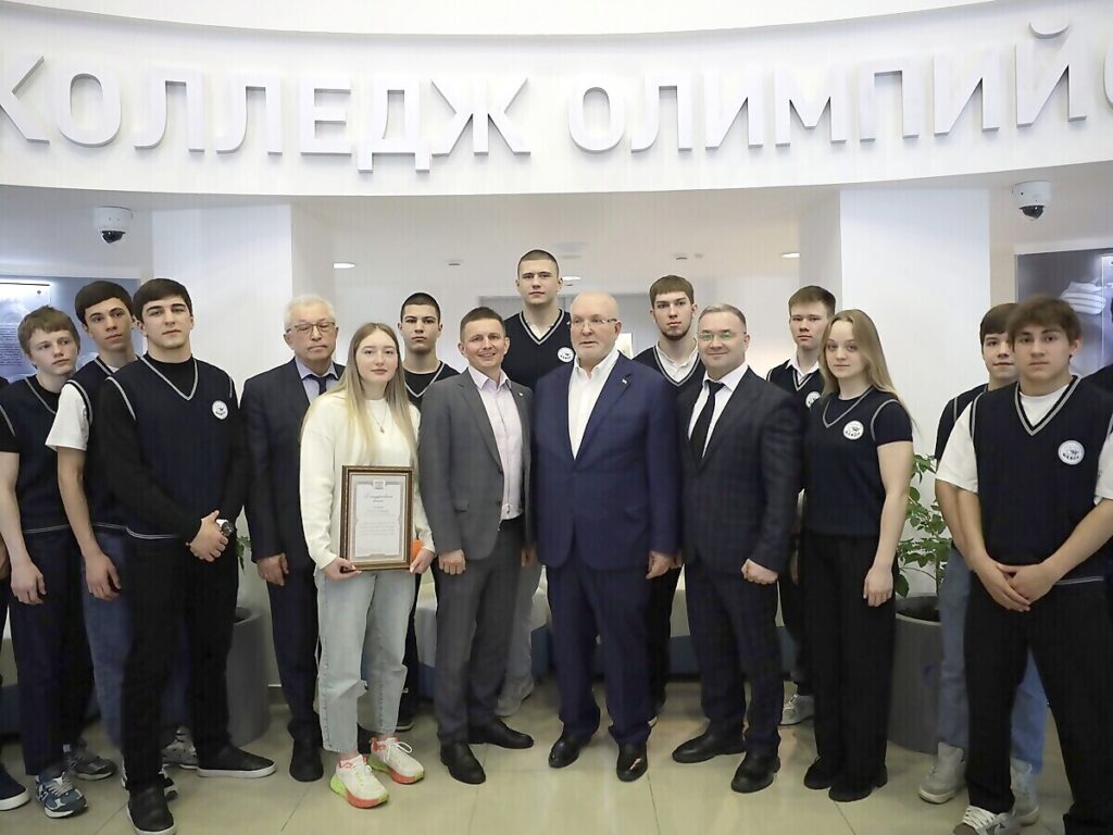 Юникор, спорт, школа, молодёжь, «Югорский колледж‑интернат олимпийского резерва», Владимир Семенов