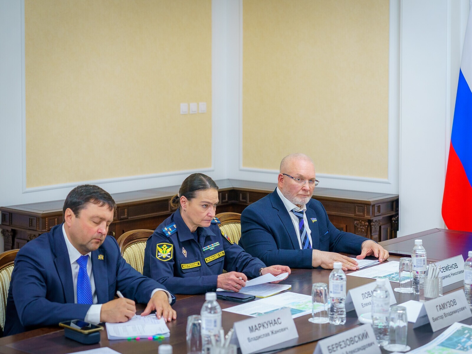 правительство, Владимир Семенов, Маркунас Владислав, Ловандо Елена