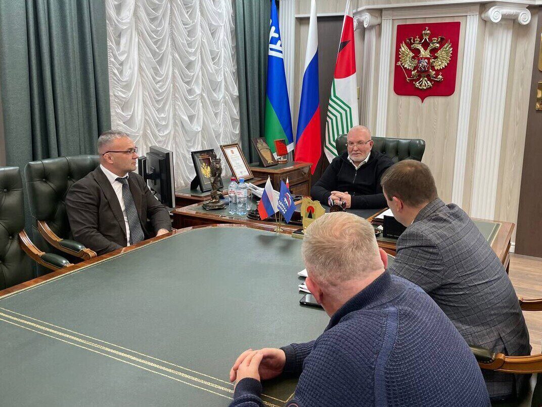 Владимир Семенов, Алексей Бятиков, кабинет