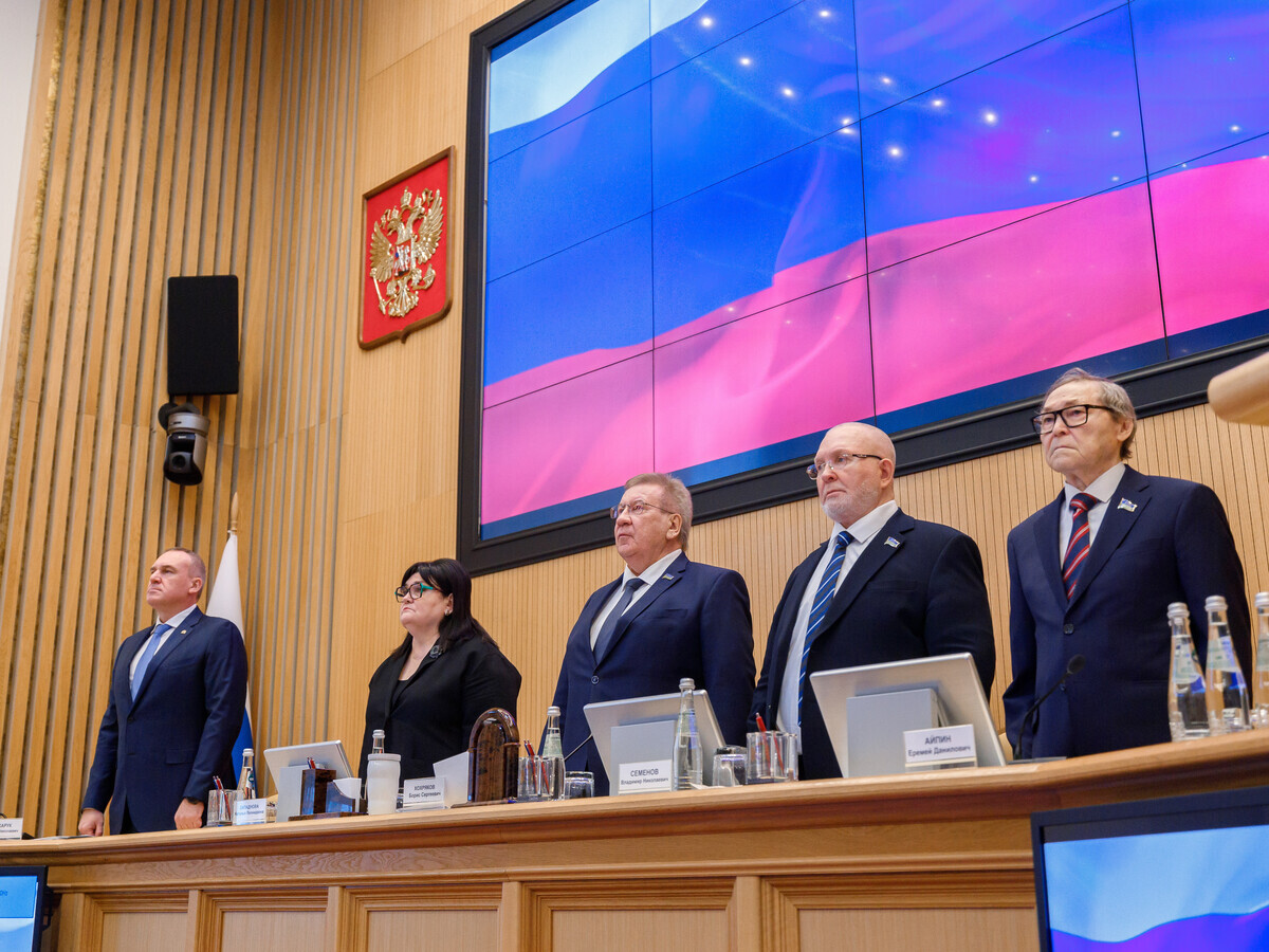 Президиум Думы Ханты-Мансийского автономного округа-Югры, Руслан Кухарук, Борис Хохряков, Наталья Западнова, Владимир Семенов, Еремей Айпин