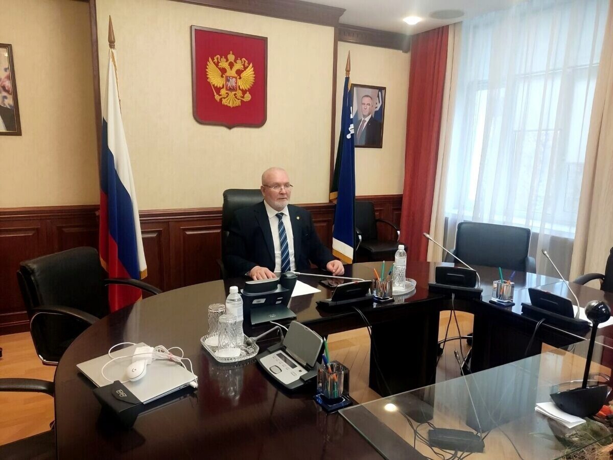 Владимир Семенов, кабинет, ВКС