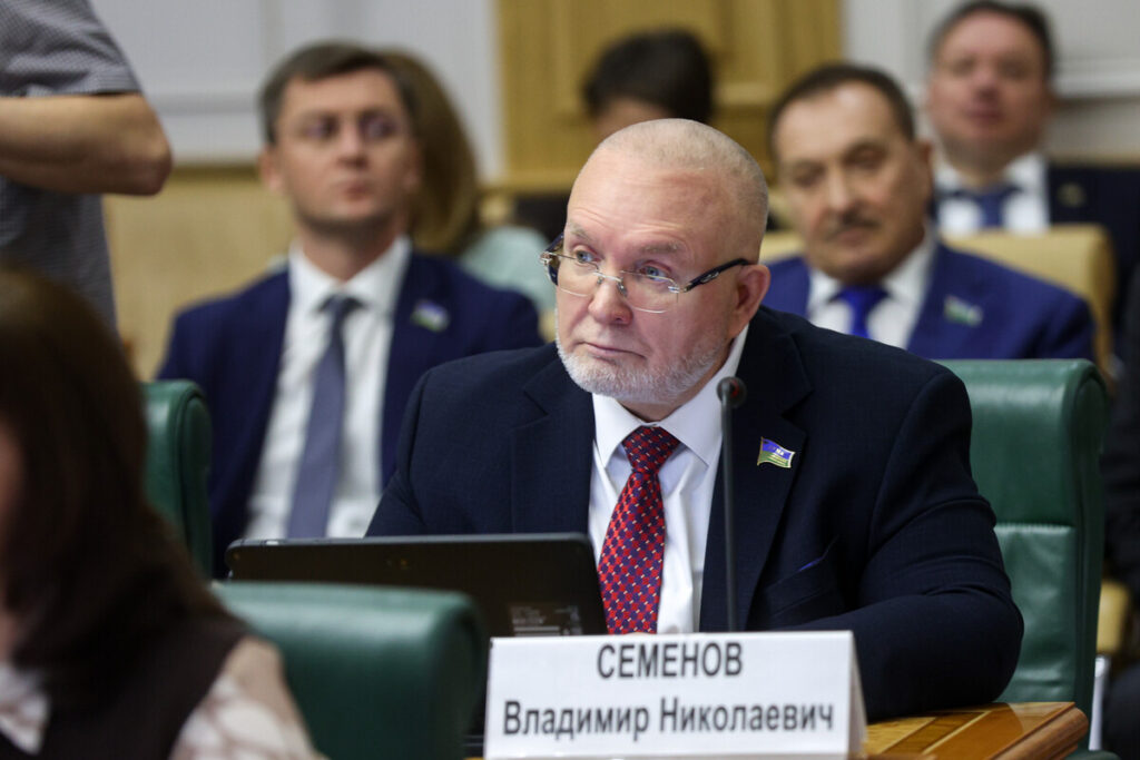 Владимир Семенов