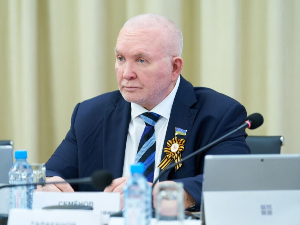Владимир Семенов, правительство