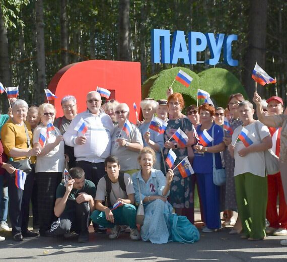 Владимир Семенов, Парус, День государственного флага, проект, старшее поколение