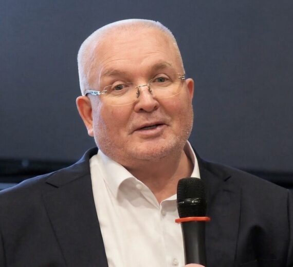 Владимир Семенов